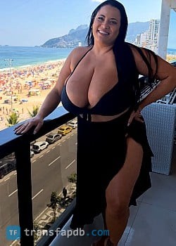 Aline Gomes