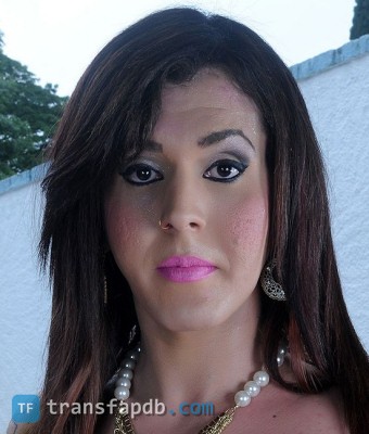 Bruna Castro Close