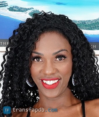 Paolla Castro