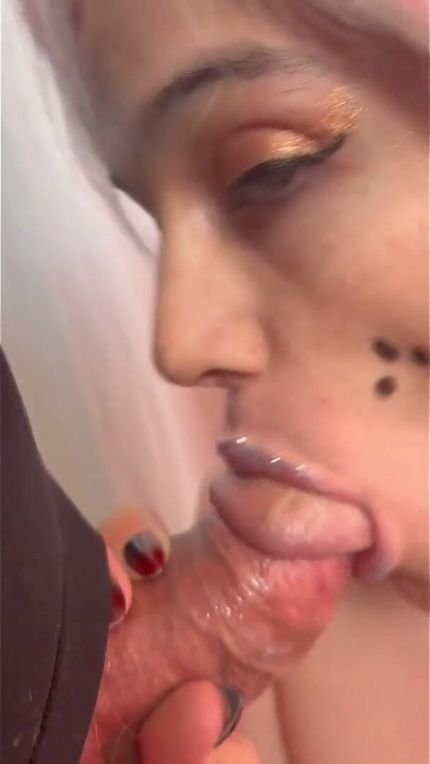 Nyxi Pays Back Stepdaddy for New Outfit with Sex